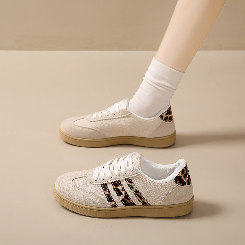 Damen Sneakers aus Wildleder mit modischem Leopardenmuster