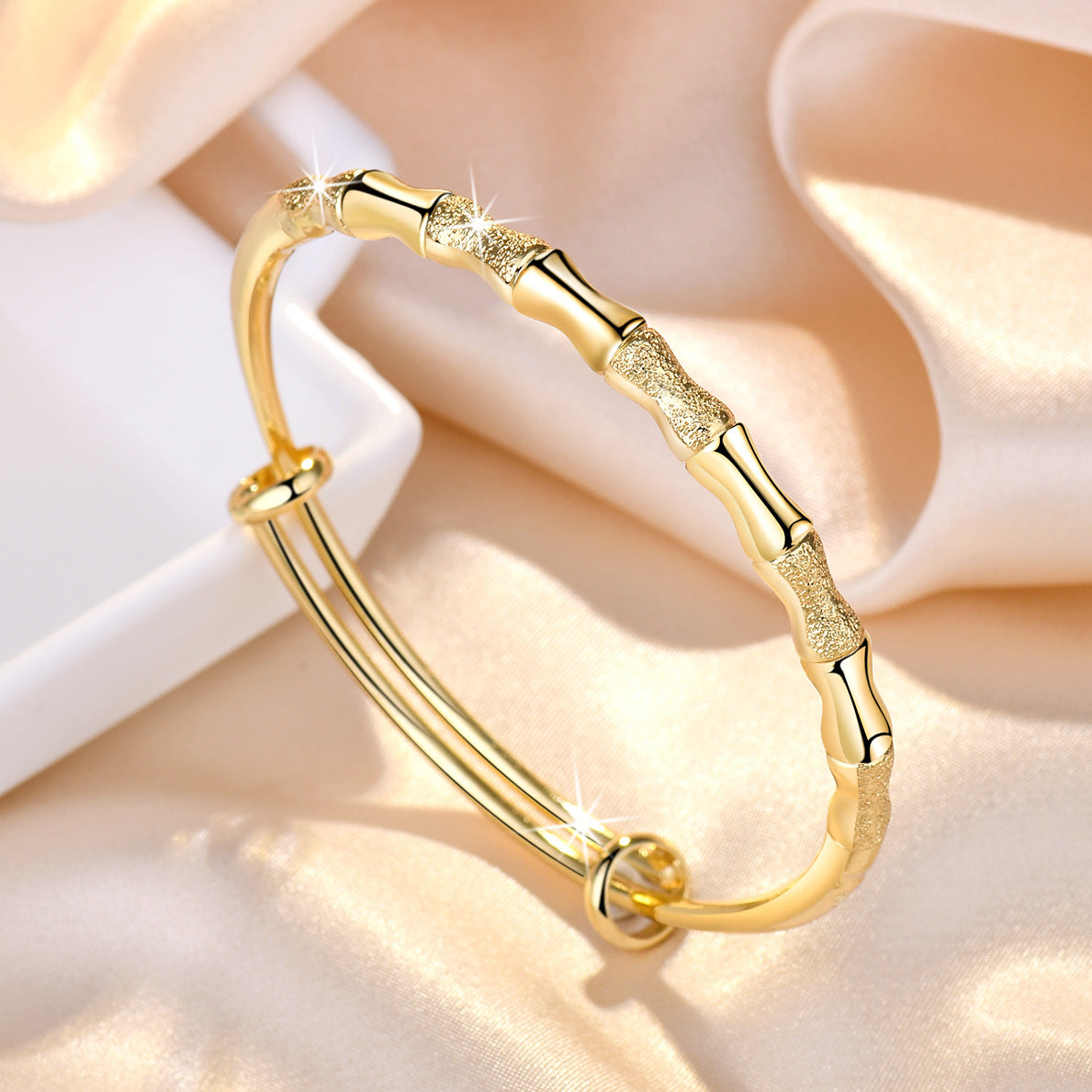 Damen Armreif aus hochwertigem Edelstahl mit elegantem Bambusdesign Shop Nory