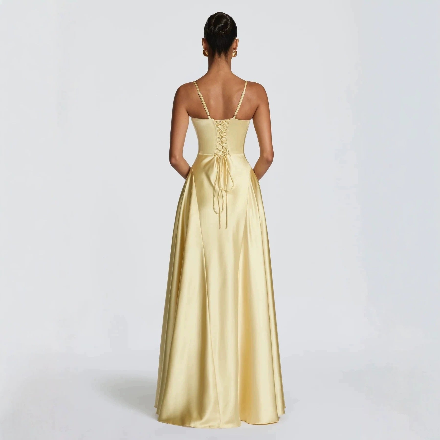 Damen elegantes Satin-Maxikleid mit raffinierten Spaghettiträgern