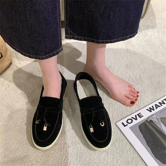 Damen Veloursleder Slipper mit dekorativer Quaste und profilierter Gummisohle Shop Nory