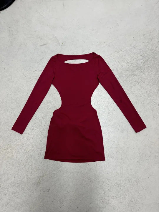 Damen nan figurbetontes Cut-Out-Minikleid mit taillierten Seiten und langen Ärmeln Shop Nory