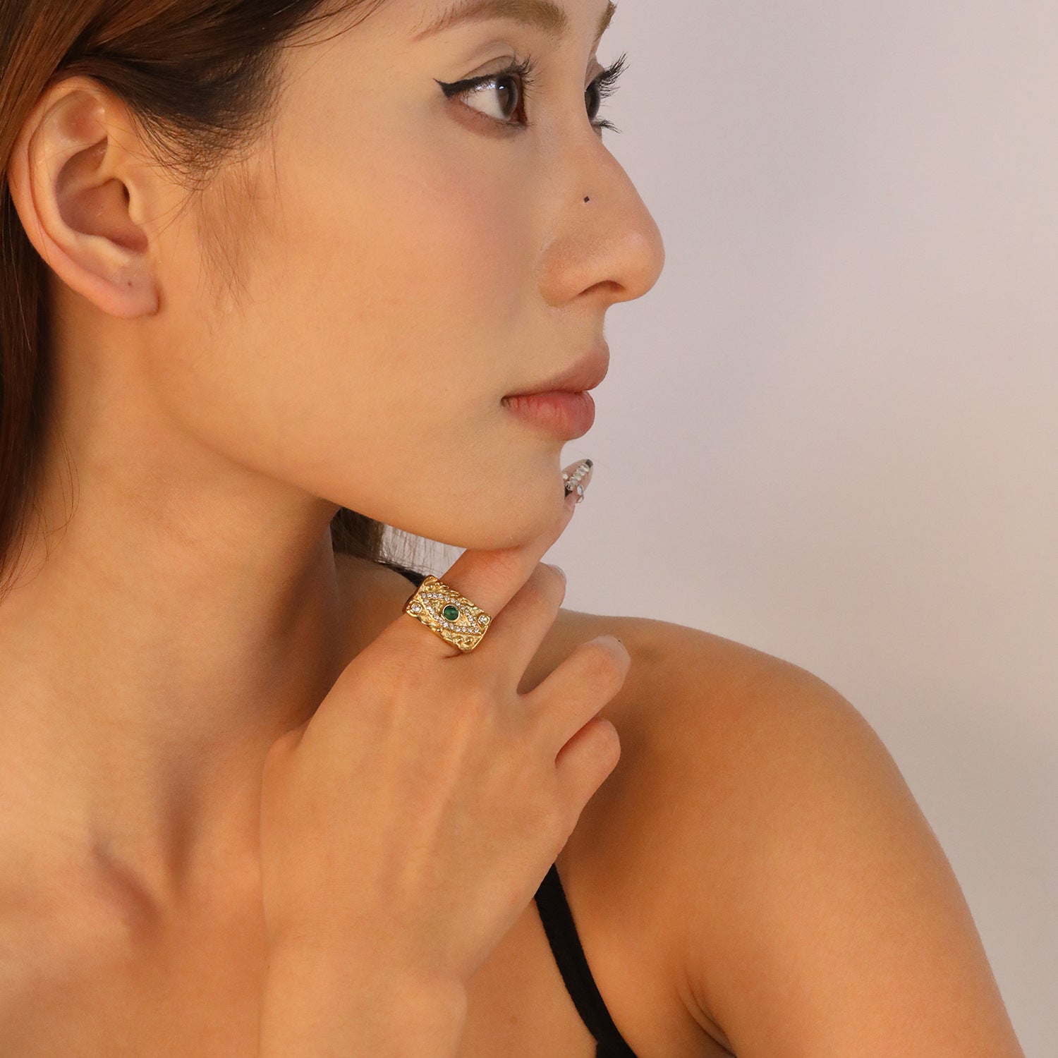 Damen Ring mit kunstvollem Design aus goldplattiertem Edelstahl und Edelstein-Akzenten Shop Nory