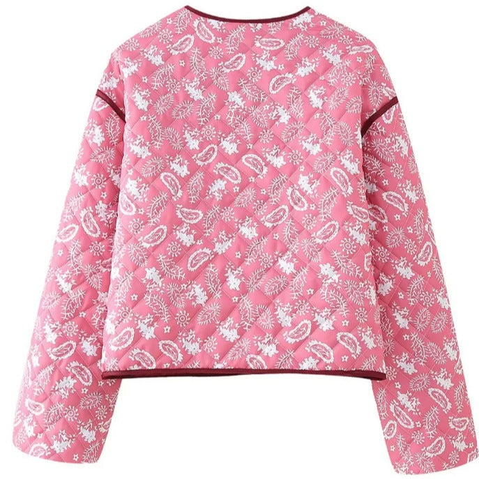 Damen gesteppte Kurzjacke mit V-Ausschnitt, Paisley‑Muster und kontrastierenden Paspeln Shop Nory