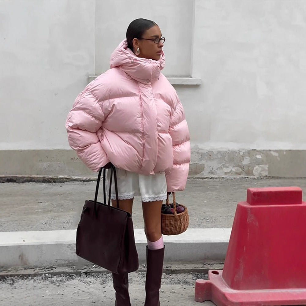Damen kurze oversized Stepp-Daunenjacke mit Kapuze und hohem Stehkragen Shop Nory