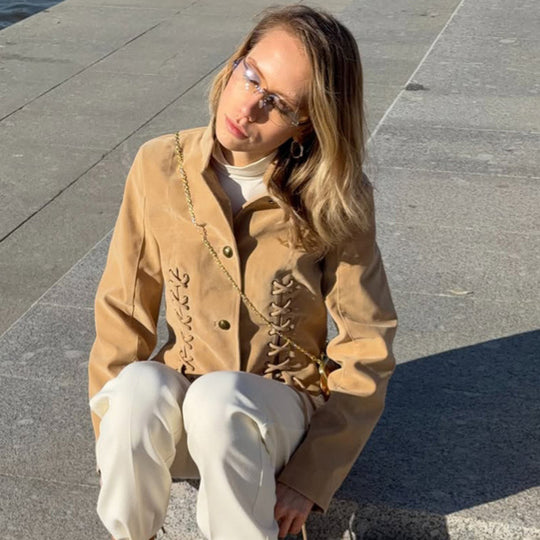 Damen Kurzjacke aus Veloursleder-Optik mit seitlichen Schnürungen & Stehkragen Shop Nory