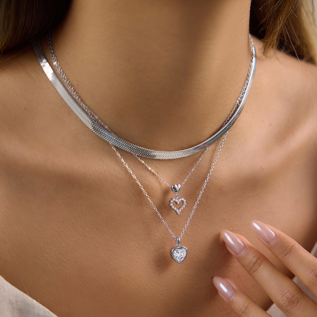 Damen Halskette mit Herzanhänger und funkelnden Zirkonia Shop Nory