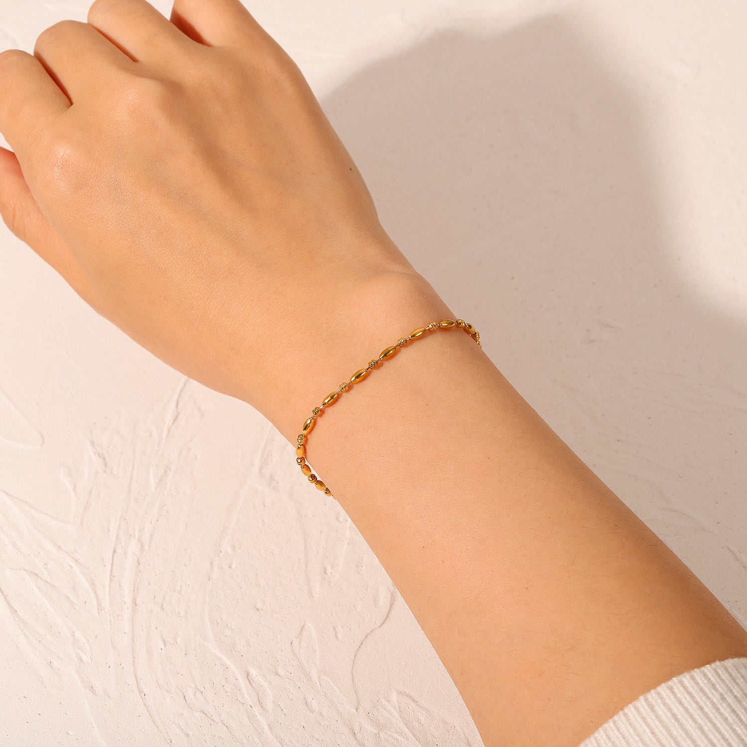 Damen Armband mit elegantem Muster und hypoallergener Verarbeitung Shop Nory