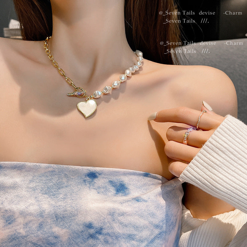 Damen Halskette mit charmantem Herzanhänger und eleganten Perlen Shop Nory
