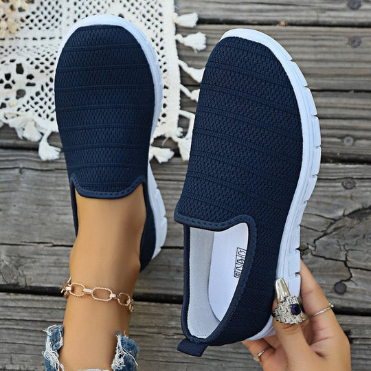 Damen Slip-On Sneakers mit atmungsaktiver Oberflächenstruktur und rutschfester Sohle