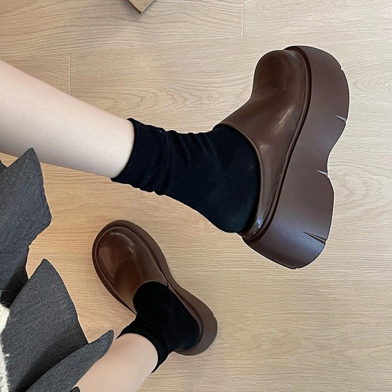 Damen Modische Clogs mit strukturierter Laufsohle und bequemem Einstieg Shopnory