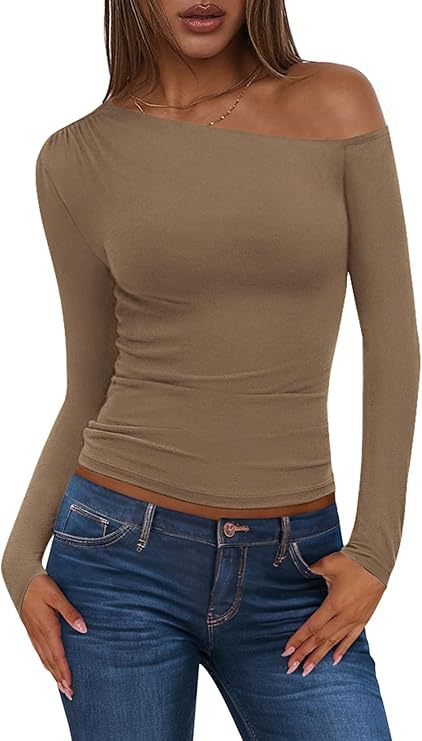 Damen Schulterfreies, figurnahes Ripp-Langarmtop mit asymmetrischem Ein-Schulter-Schnitt Shop Nory