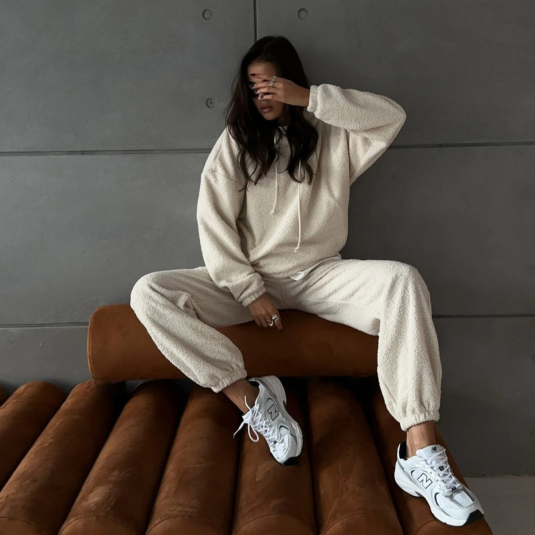 Damen Kuscheliges Sherpa-Loungewear-Set mit Oversized-Kapuzenpullover und weiten Bündchenhosen Shop Nory