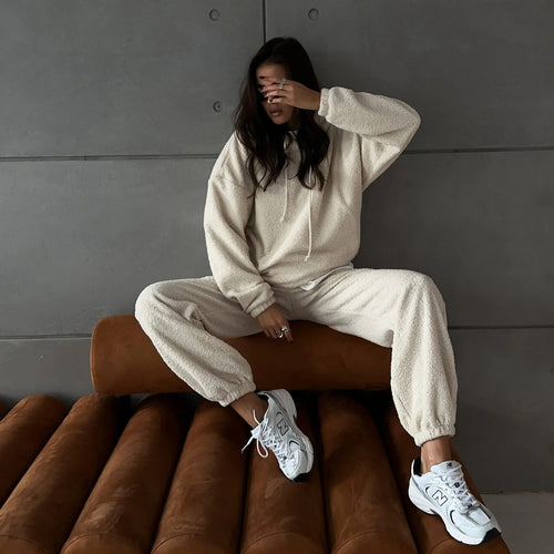 Damen Kuscheliges Sherpa-Loungewear-Set mit Oversized-Kapuzenpullover und weiten Bündchenhosen Shop Nory