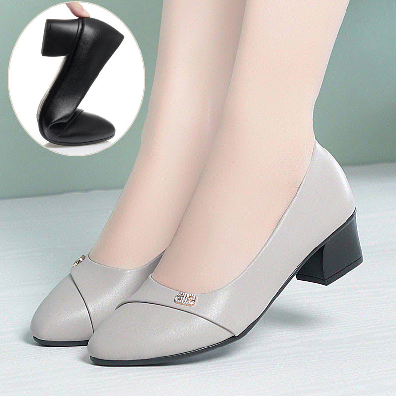 Damen elegante Pumps mit komfortablem Blockabsatz und modischem Schmuckdetail