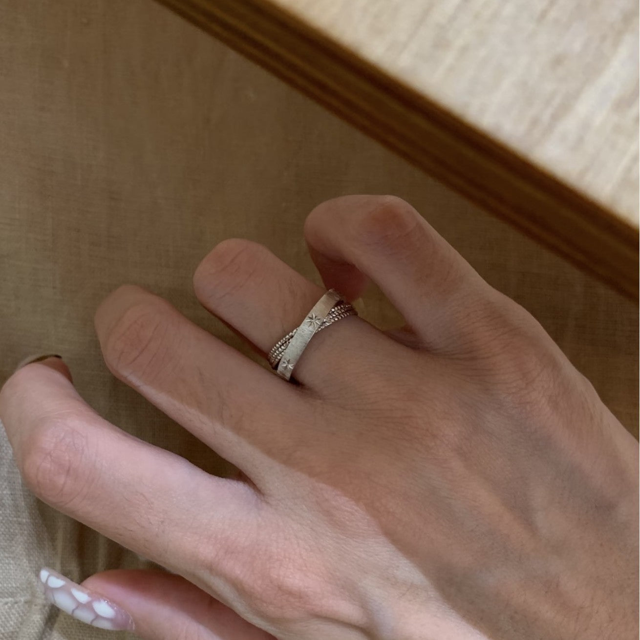 Damen Offener Ring mit elegantem Reliefdesign Shop Nory