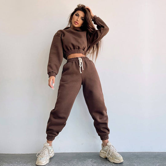 Damen cropped Stehkragen-Sweatset mit elastischem Taillenbund und hochtaillierter Tapered-Jogginghose Shop Nory