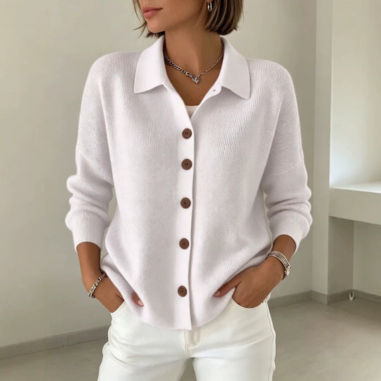 Damen Feinstrick-Cardigan mit Hemdkragen, entspannter Silhouette und Holzknöpfen Shop Nory