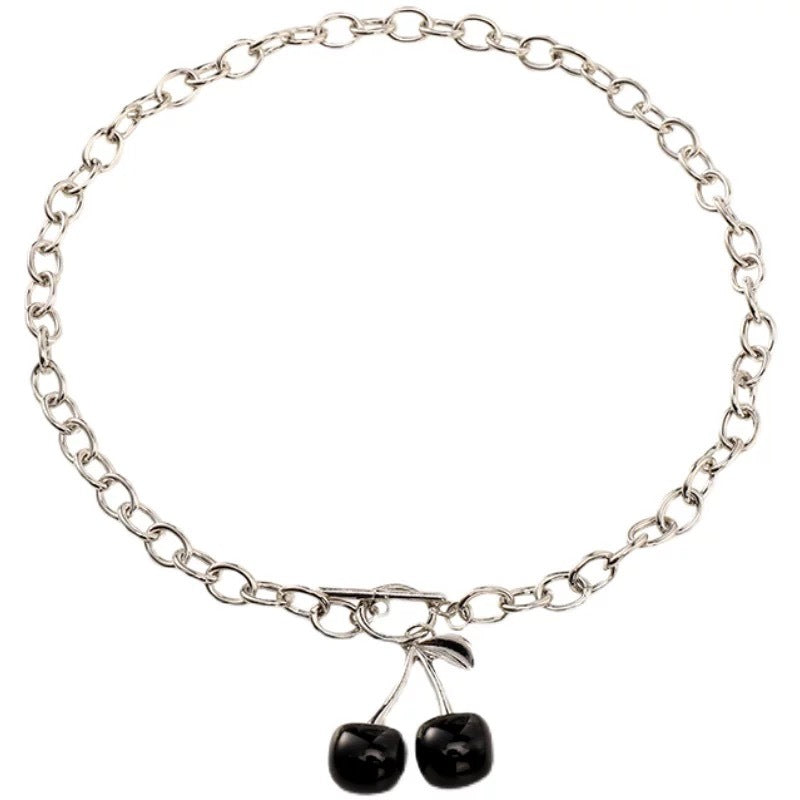 Damen Halskette mit einem stilvollen Kirsch-Anhänger und eleganter Gliederkette Shop Nory
