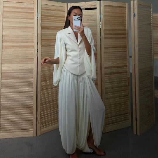 Damen Zweiteiliges Ensemble aus kurzem Blazer mit dramatischen Glockenärmeln und plissierter Palazzo-Hose Shop Nory