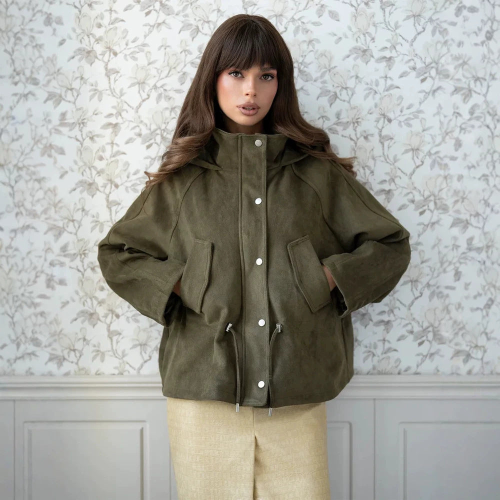 Damen Kurzblouson aus Veloursleder-Optik mit Kapuze, Tunnelzug‑Taillierung und Pattentaschen Shop Nory