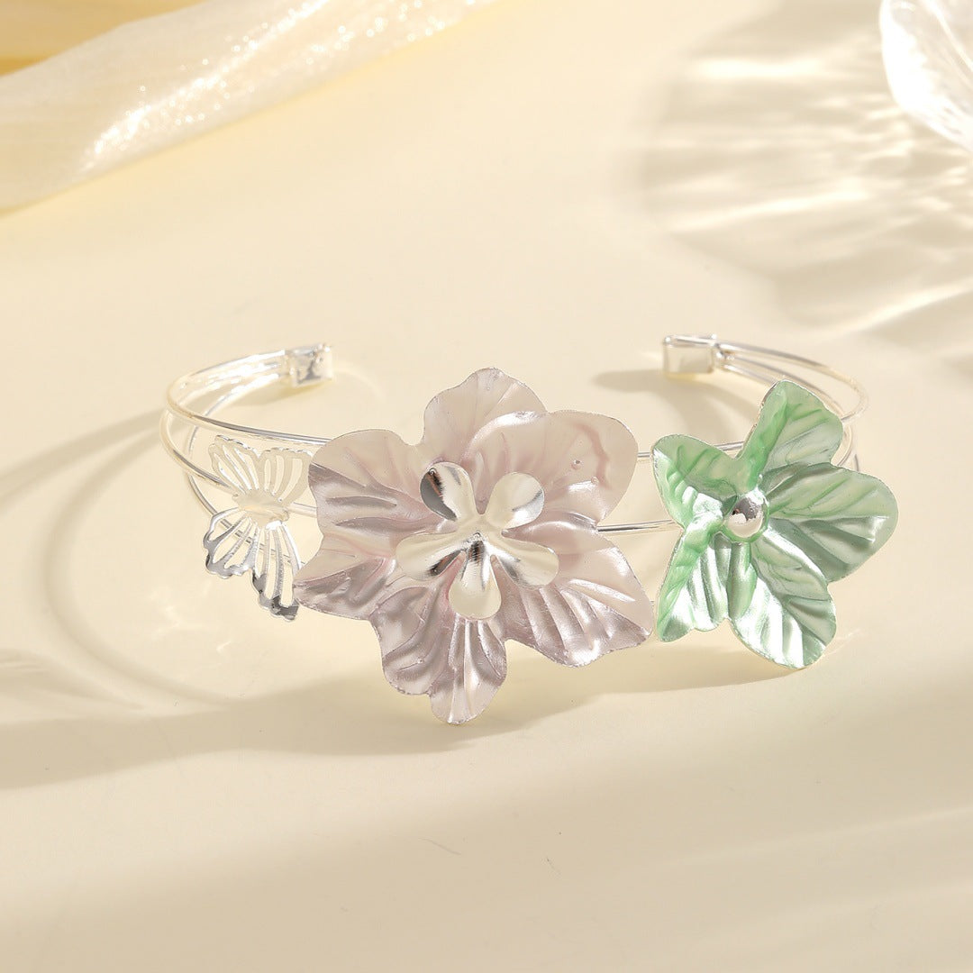 Damen Haarschmuck mit kunstvollen Blütenmotiven Shop Nory