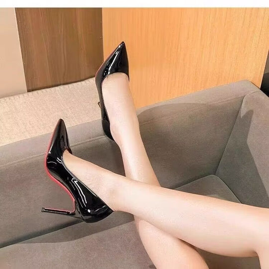 Damen Hochglanz-Lackpumps mit spitzer Kappe und schlankem Stiletto-Absatz Shop Nory