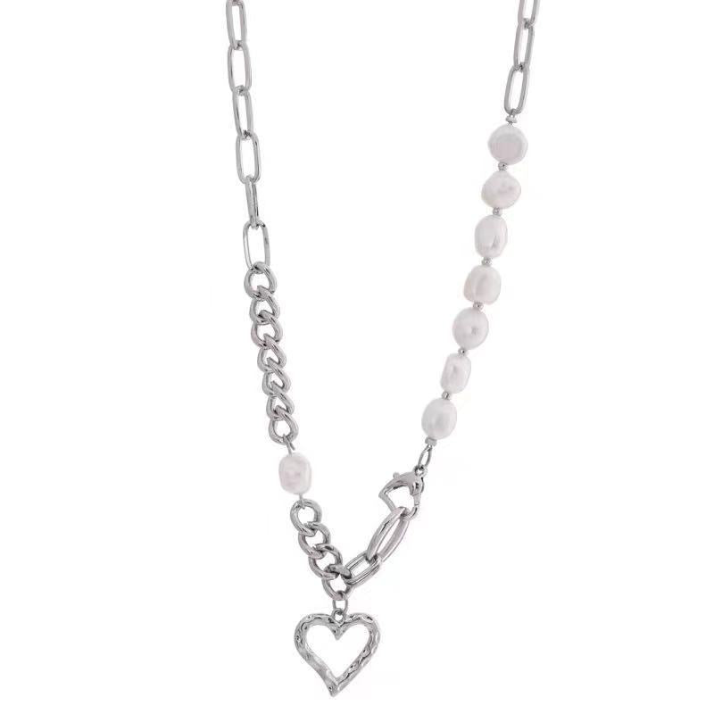 Damen Halskette mit charmantem Herzanhänger und eleganten Perlenakzenten Shop Nory