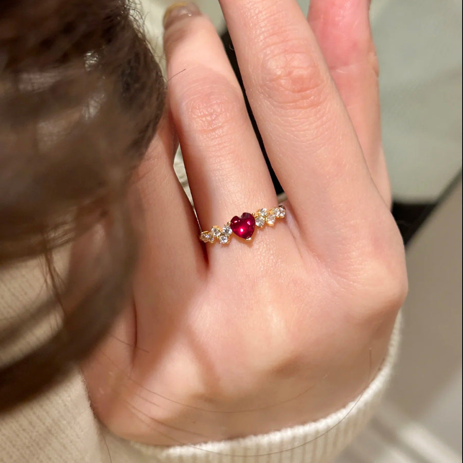 Damenring mit funkelndem Herzdesign und Zirkonia-Besatz Shop Nory