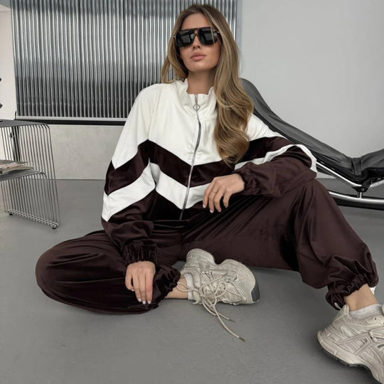 Damen Retro-inspiriertes Samt-Trackset mit Chevron-Design, Stehkragen und weiter High-Waist-Jogger Shop Nory
