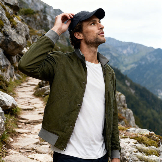 Herren Kurzjacke im urbanen Outdoor-Stil mit Stehkragen, Druckknopfblende und Rippbündchen Shop Nory