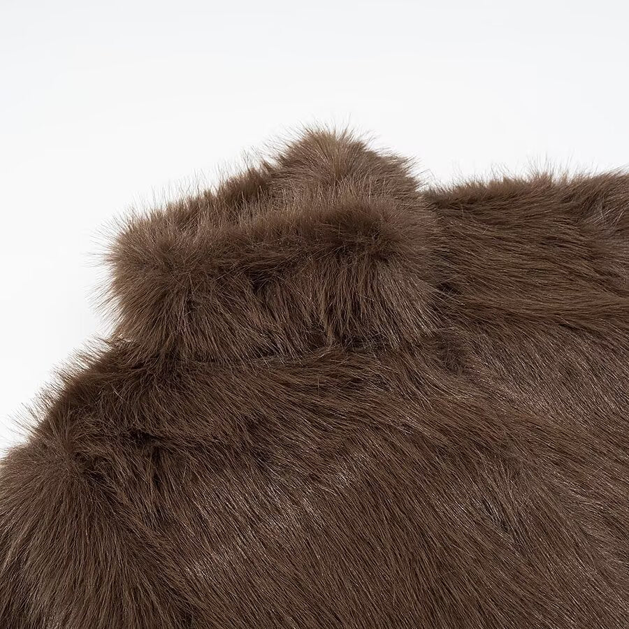 Damen Kurze Kunstfelljacke mit hohem Stehkragen und Oversized‑Silhouette Shop Nory