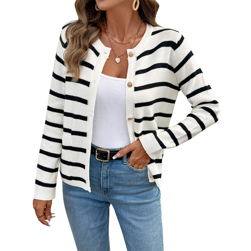 Damen Feinstrick-Cardigan mit maritimen Streifen, goldenen Schmuckknöpfen und schlanker Silhouette Shop Nory