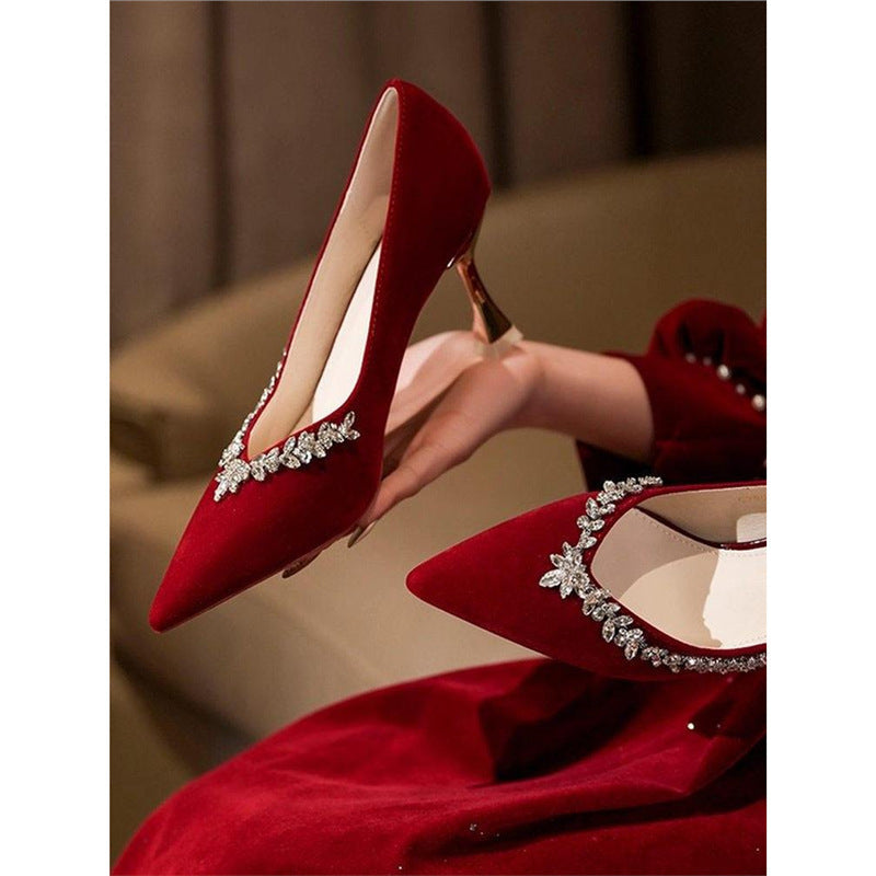 Damen elegante spitze Pumps mit funkelnden Strassakzenten Shopnory