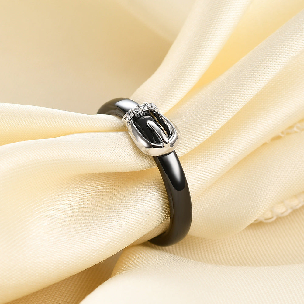 Damen Ring mit modernen Schnallen-Design und funkelnden Zirkonia Shop Nory