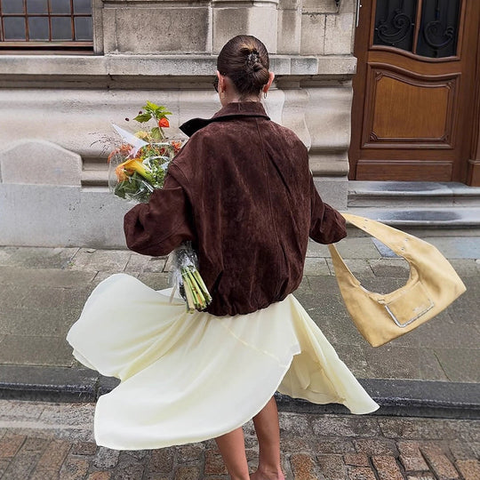 Damen Kurz geschnittener Veloursleder-Blouson mit hohem Stehkragen, kastiger Oversize‑Silhouette und verdecktem Reißverschluss Shop Nory