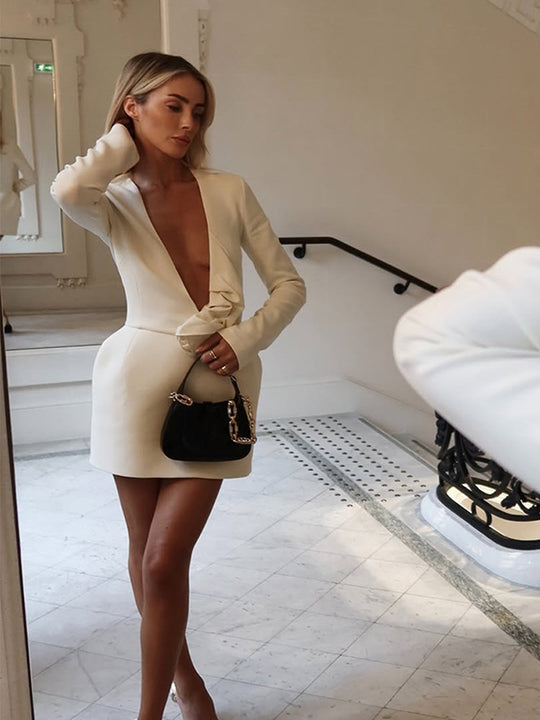 Damen Tailliertes Blazerkleid mit tiefem V-Ausschnitt und skulpturierter Hüftpartie Shop Nory