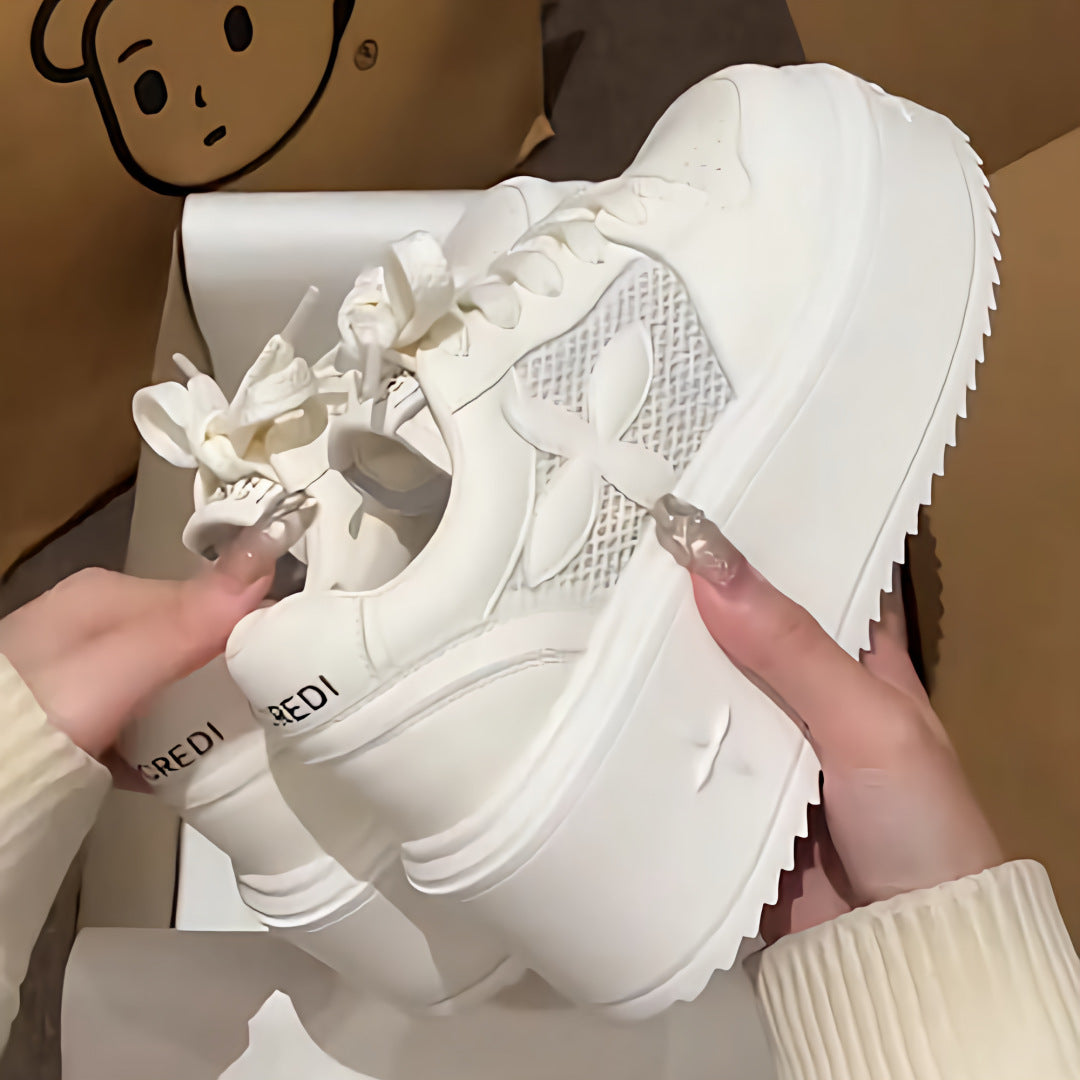Damen Plateau-Chunky-Sneaker mit Blumenapplikation und Netz-Einsatz Shop Nory