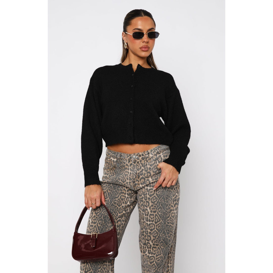 Damen Kurzgeschnittene Strickjacke mit verdeckter Knopfleiste und Ballonärmeln Shop Nory