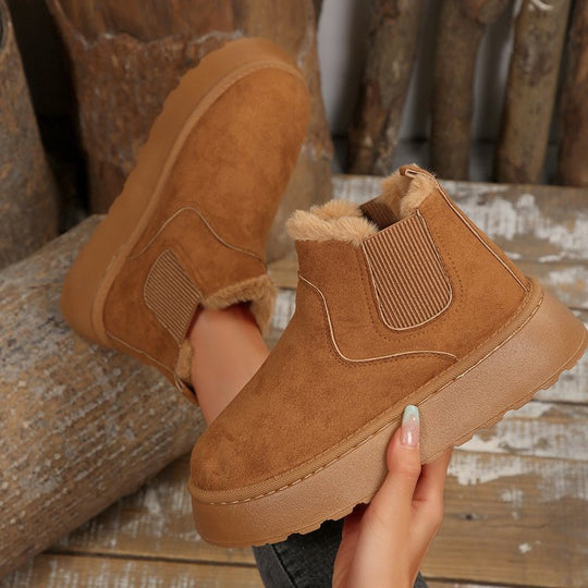 Damen Gefütterte Chelsea‑Stiefeletten aus Wildlederoptik mit elastischer Seitenblende und profilierter Gummisohle Shop Nory