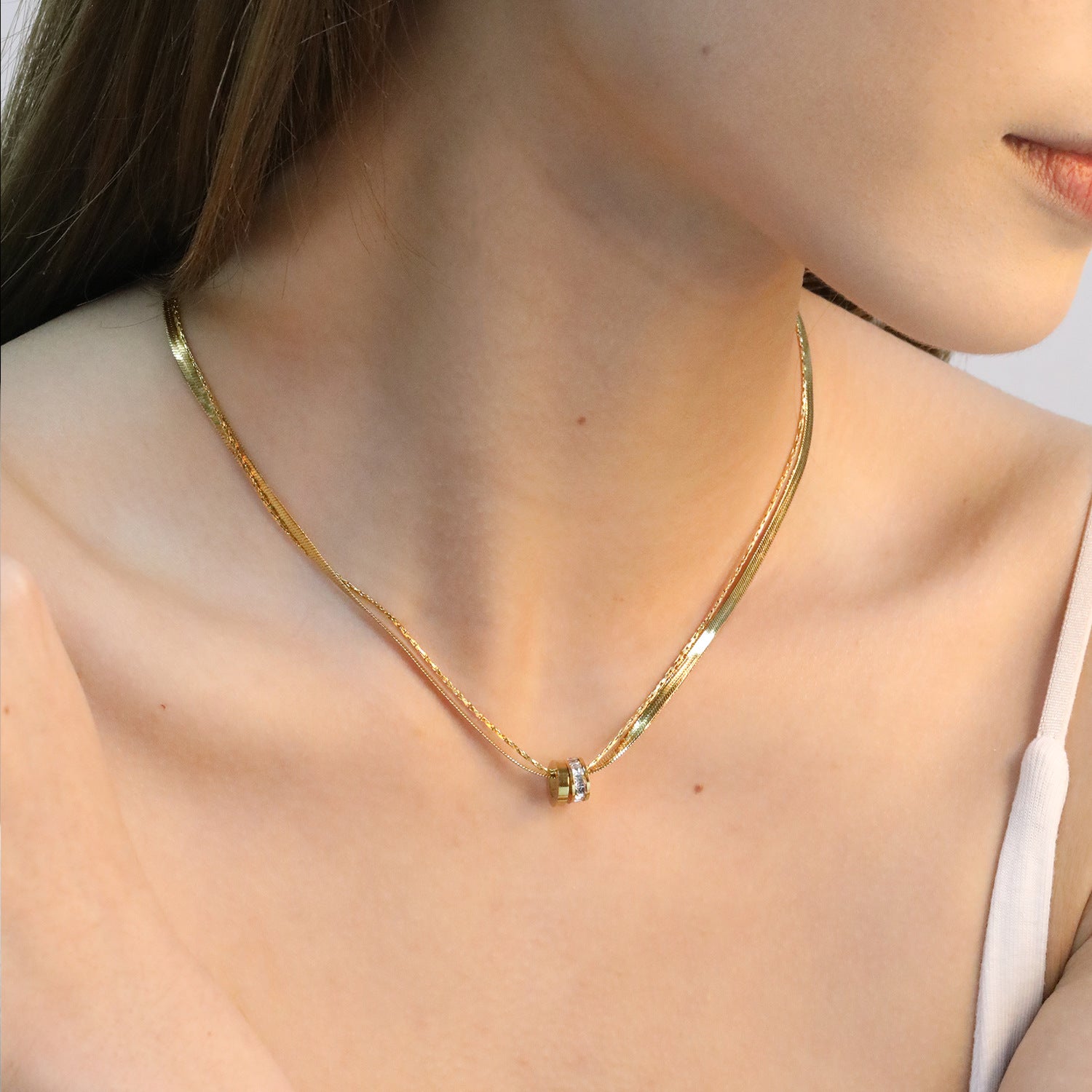 Damen Halskette mit zwei eleganten Glieder-Designs und funkelndem Anhänger Shop Nory