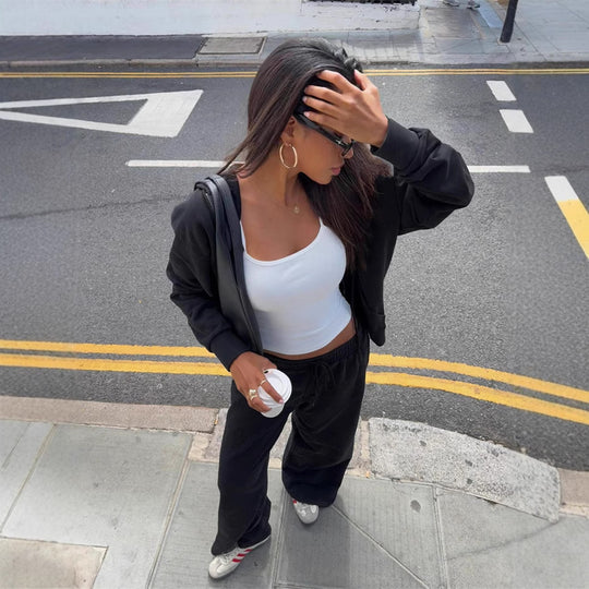 Damen gekürztes Kapuzen-Sweatshirt mit Oversize-Ärmeln und high-waist Wide-Leg Freizeithose Shop Nory