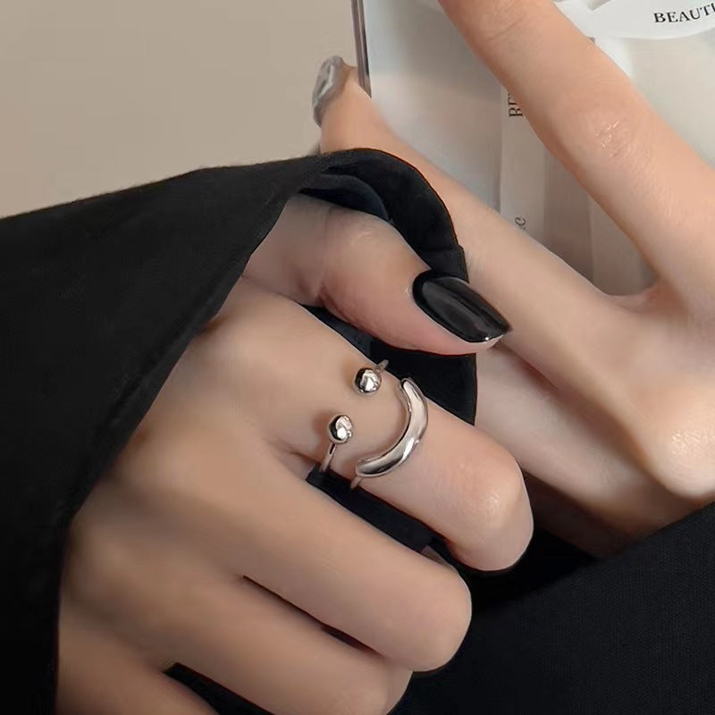 Damenring mit künstlerischem, minimalistischen Design und funkelnden Akzenten Shop Nory
