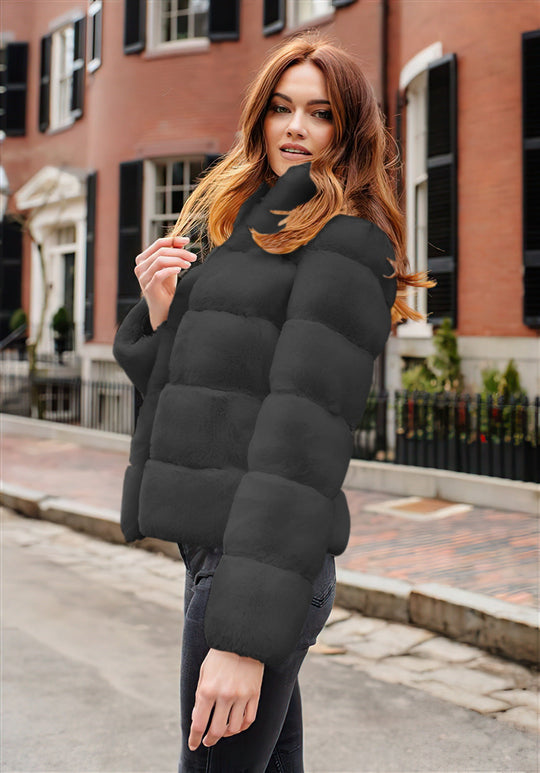 Damen Modische Daunenjacke mit hohem Kragen