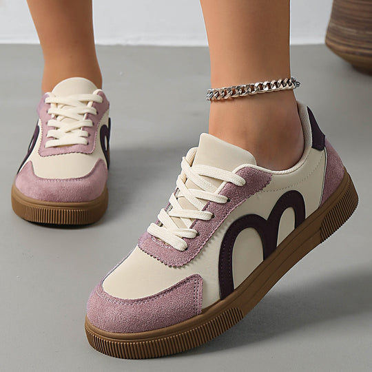 Damen Retro-Sneaker mit Velours‑Overlays, geschwungener Seitenapplikation und profilierter Gummisohle Shop Nory
