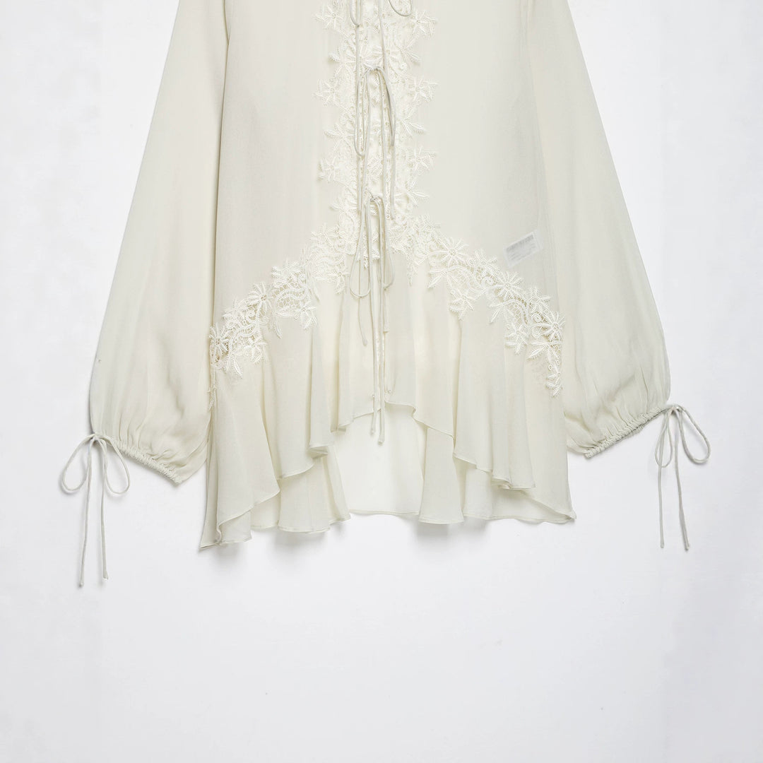 Damen Romantische Chiffon-Bluse mit Spitzenapplikation, Volant-Saum und Bindebändern Shop Nory