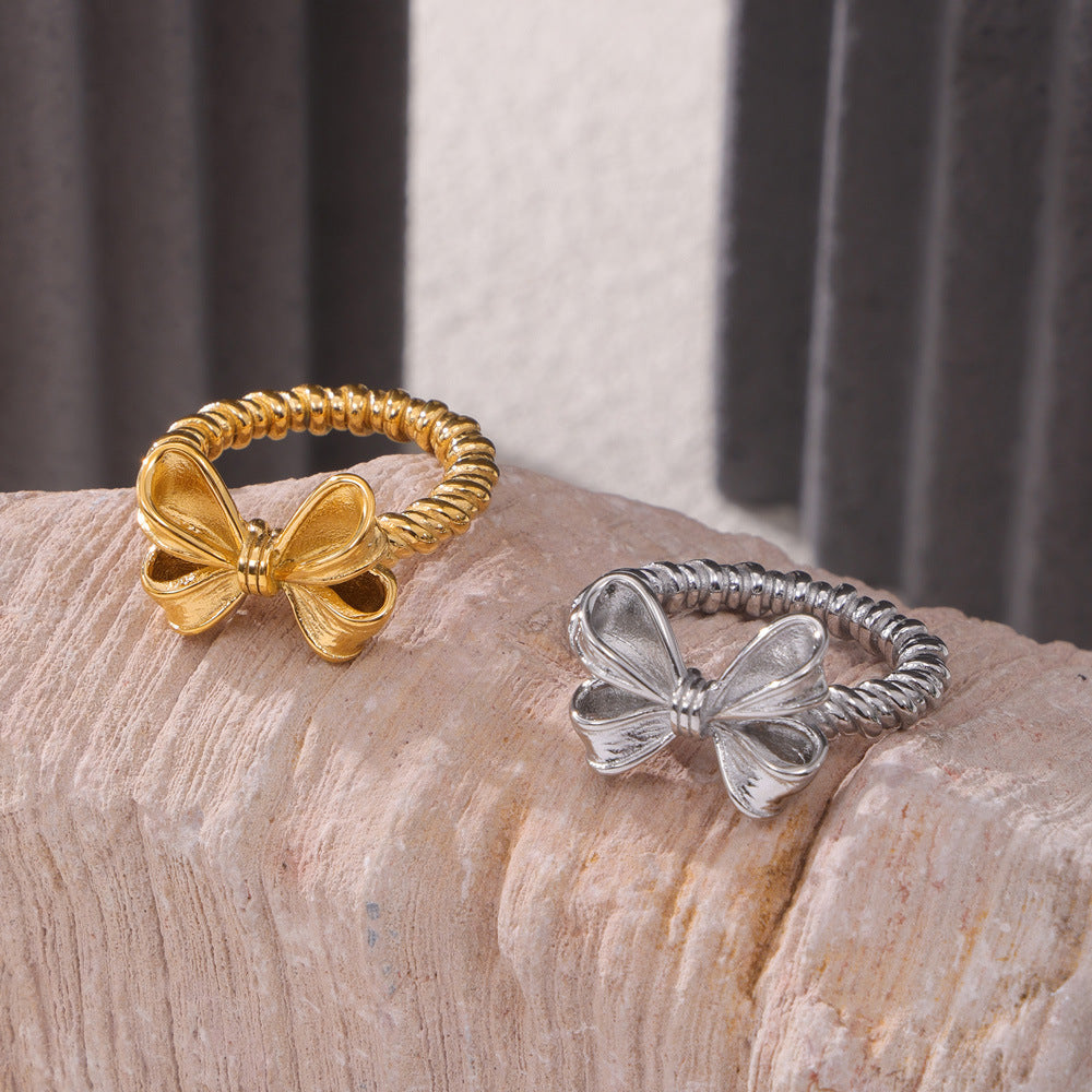 Damenring mit kunstvollem Schleifenmotiv aus hochwertigem Titanstahl Shop Nory