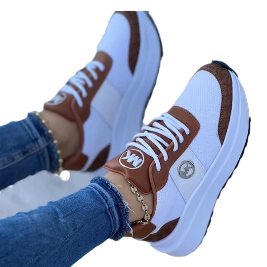 Damen Plateausneaker mit atmungsaktivem Mesh und markantem Logo-Emblem Shop Nory