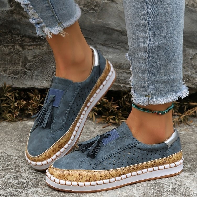 Damen Slip-On Keil-Sneaker mit Kork-Plateau, Quasten und perforiertem Obermaterial Shop Nory