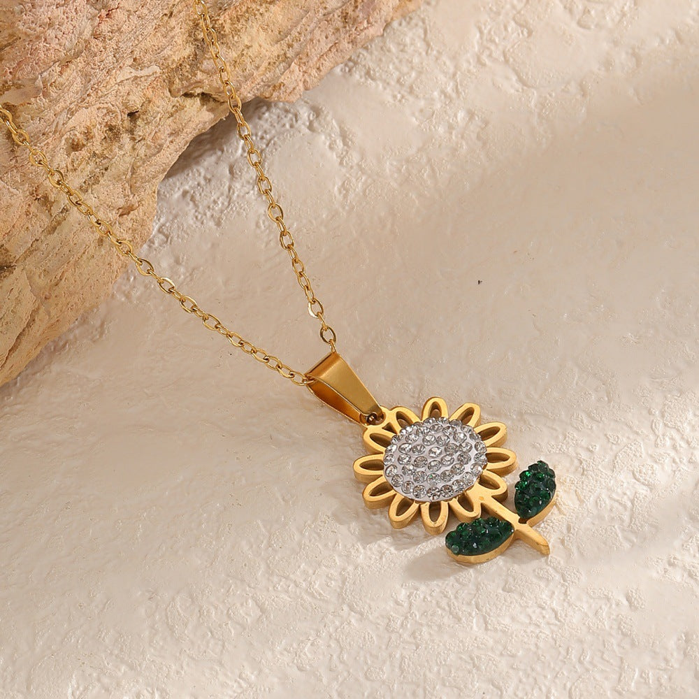 Damen Halskette mit herzförmigem Anhänger und funkelnden Zirkonia Shop Nory