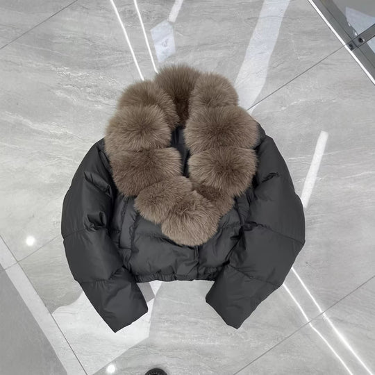 Damen nan kurz geschnittene Boxy-Pufferjacke mit extra großem Webpelzkragen und formstabilem Saum Shop Nory